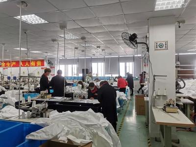 這就是上海“抗疫”速度!5天完成轉(zhuǎn)產(chǎn),周浦這家企業(yè)的防護(hù)服開工生產(chǎn)了!