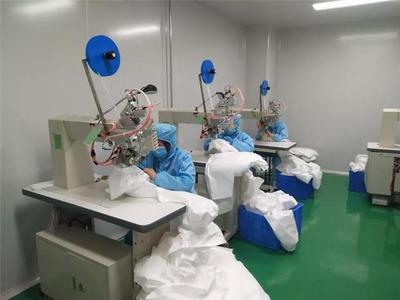 甘肅“平涼造”醫用防護服正式投產,首批產品發往湖北抗疫一線